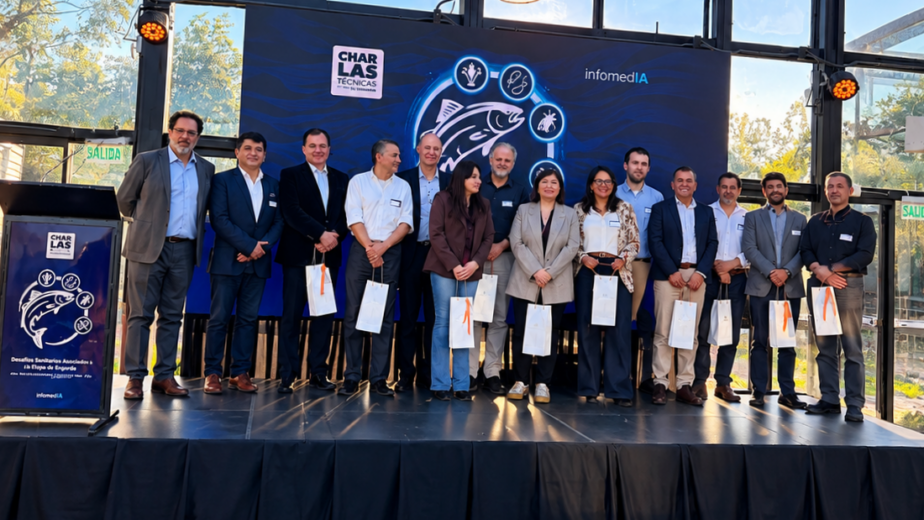 Carlos Sandoval, Director Técnico de Vehice, junto a los demás expositores en la Charla Técnica organizada por Infosalmon.
